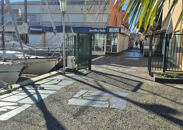 Port Capistol E75, 4 Pers Avec Piscine Agde